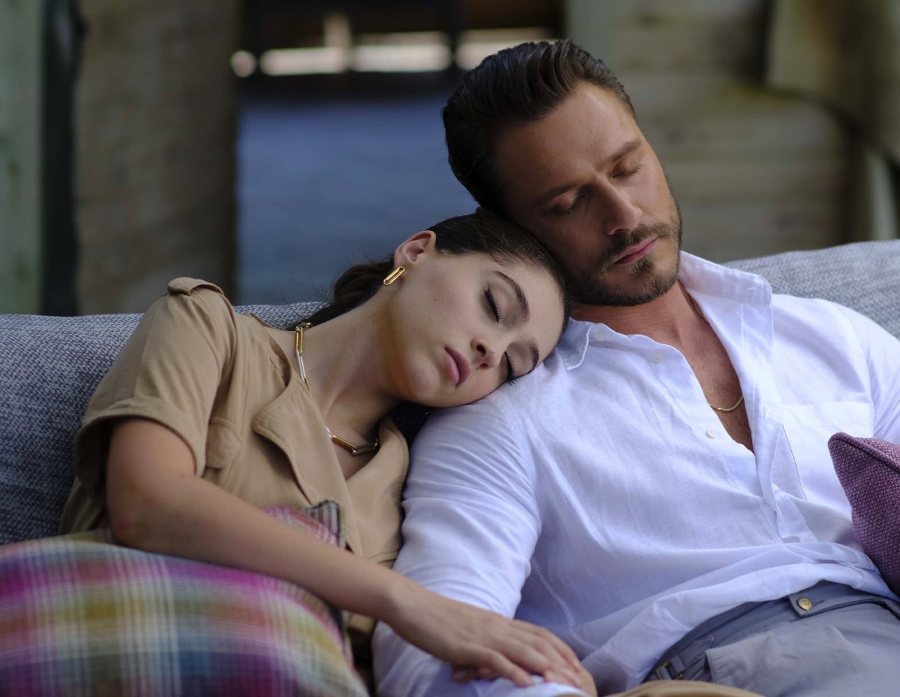 مسلسل اجمل منك الحلقة 1
